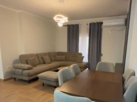 Apartament 2+1 me qera ne Astir