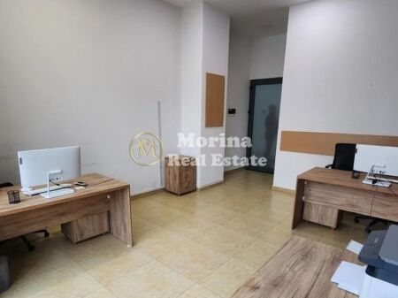 Qera | Ambjent Biznesi | Rruga Myslym Shyri | 470 €/muaj