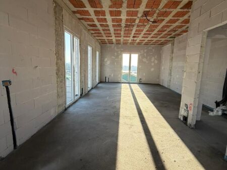 🏠 Shitet vile 3 Kateshe te Rolling Hills Liqeni