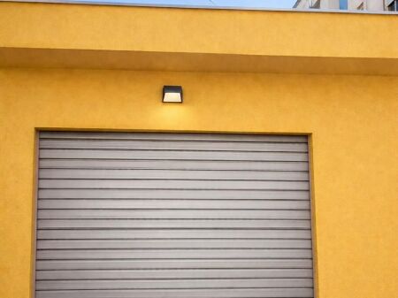 SHITET AMBIENT BIZNESI 25M2 "21 DHJETORI, KONGRESI I LUSHNJES" 5.000.000 LEKE