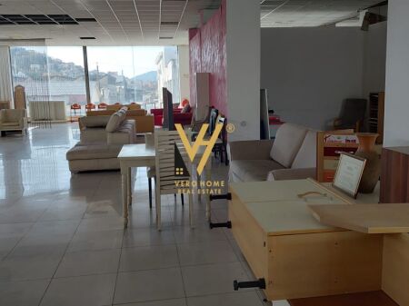 JEPET MAGAZINE 750 M2 ME QERA NE MISTO MAME 450.000 LEKE