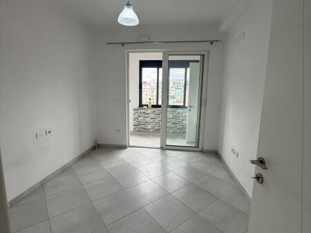 Apartament 2+1, Ish Tregu Elektrik!