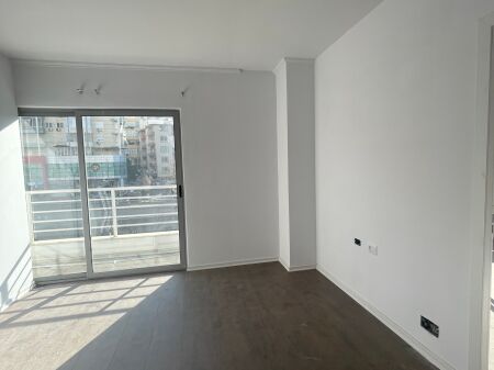 APARTAMENT 2+1 NE SHITJE TEK KOMUNA E PARISIT / PRANE KRISTAL CENTER