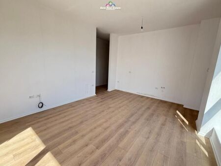 Office for Rent at the Paris Commune (ID BZ2860) Tirana.