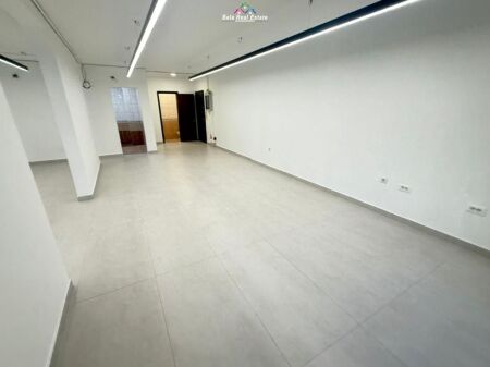 Dyqan Me Qera tek Rruga Dritan Hoxha ( ID BD21826) Tirane