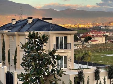 🏡 Luxury Villa for Sale with 2 Pools – Mjull Bathore