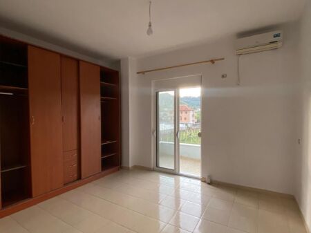Jepet me qera apartament 3+1 – Prush, Vaqar (Tiranë)