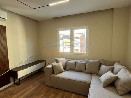 Shitet , Apartament 1+1 , Mine Peza , Tirane