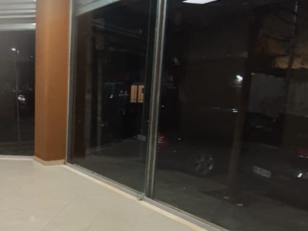 Ambjent biznesi, Rruga e Barrikadave!