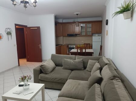 Jepet Me Qera Apartament 1+1+1 Ballkon