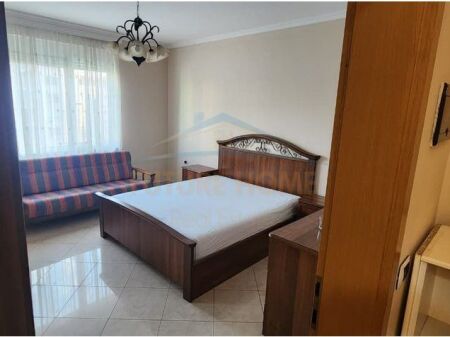 Qira, Apartament 2+1+2, Blloku