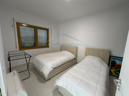 Qira, Apartament 2+1, Blloku, Tiranë.