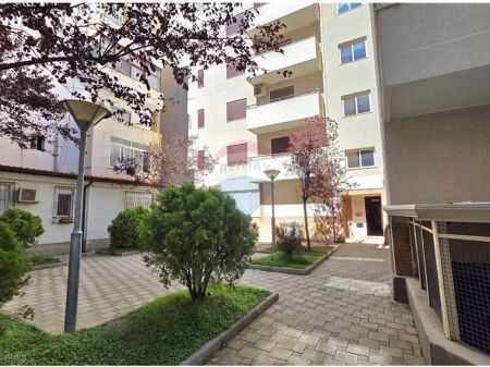 Dupleks ne Shitje,prane kishes Orthodokese,Vlore