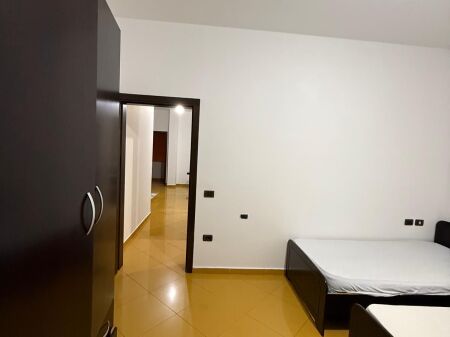 1+1,i mobiluar te inxhinieri e ndertimit,godine private,450 euro