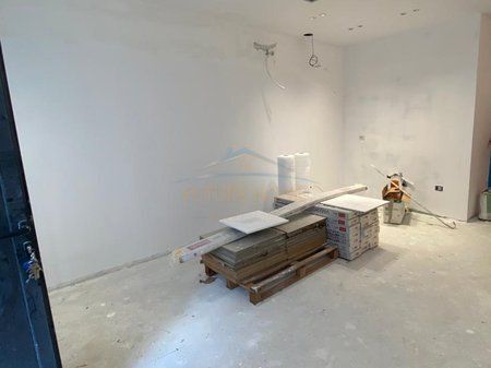 Shitet Apartament tek Ish Kombinati i Peshkut, Vlore