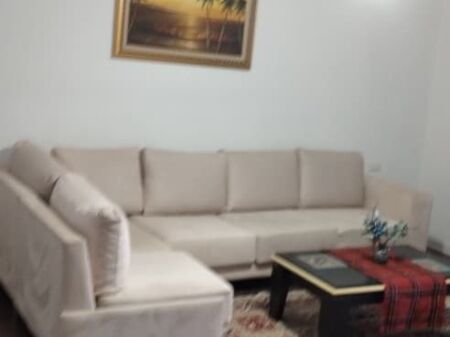 Jepet me qira 2+1+1 Don Bosko 55.000 leke