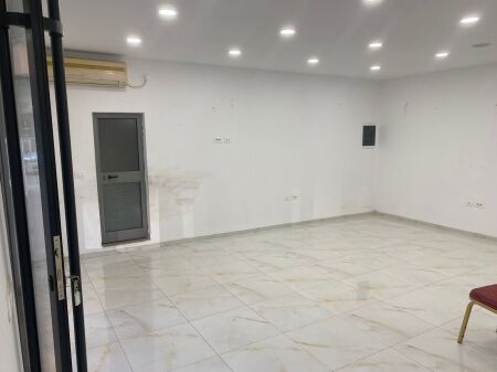 🏠 For Rent: Commercial Space 48m² (📍Vasil Shanto – Bajram Curri Blvd.) 🔥 Prime Location | Street Front ✨️ 60,000 ALL / Month 💶💶