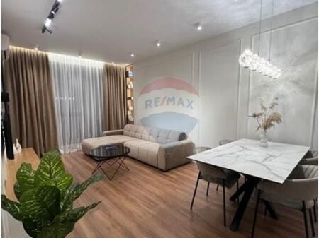 Ofrohet apartament 1+1 me qira tek rezidenca Erli, Porcelan.