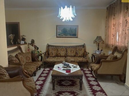 Shitet, Apartament 2+1+2, Komuna e Parisit, Tirane