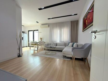 KAFE FLORA, VENDIAMO APPARTAMENTO 3+1