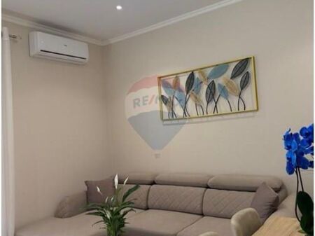 Appartamento 1 +1 in affitto in Via Kavaja