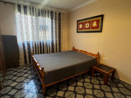 Appartamento 1+1 in affitto presso il palazzo con Shigjeta !