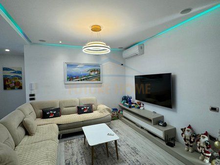 Apartment 2+1+2+ Veranda for Sale, Shkozë