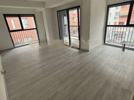 Apartament 3+2 Për Shitje në Bulevardi i Ri, Tiranë