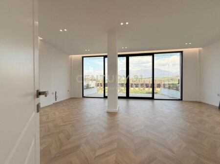 Luxury villa with pool in Mjull Bathore for sale, near TEG Shopping Center 980,000 € Total area  650m2  Internal area  330m2