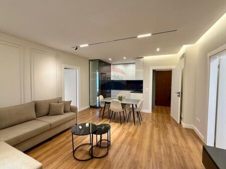 Apartament 2+1+2 me qera Pazari Ri