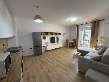 📣 AFFITTO Appartamento 2+1+2 📍 Complesso Star, Ex Parco degli Autobus ✨  💶Prezzo 70.000 Leke