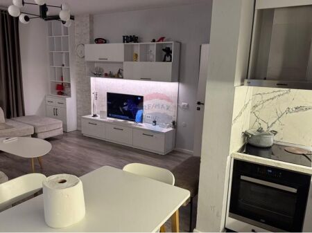 Appartamento 2+1 in affitto su Viale Zogu 1