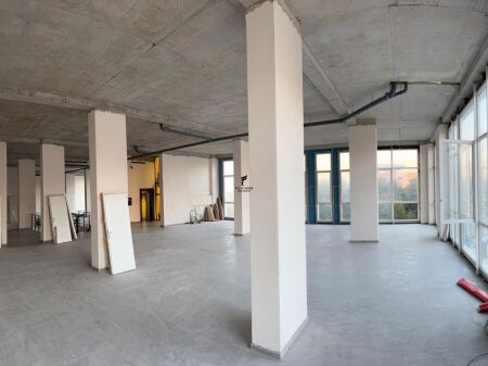 ZYRE ME QERA 550 M2 BULEVARDI RI 6.000 EURO FH-64340