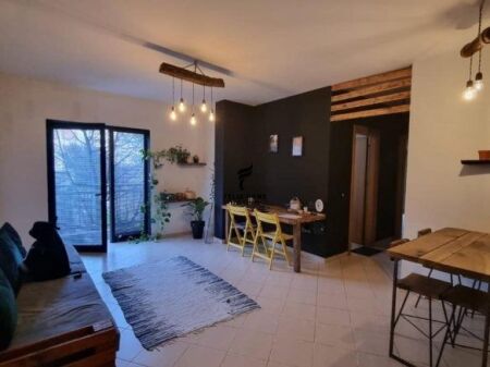 APPARTAMENTO IN AFFITTO 2+1 COMUNE DI PARIGI 58.000 LEKE FH-64417