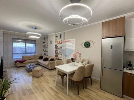 Apartment 2+1 for sale Farmacia 10