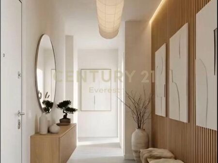 SHITET APARTAMENT 3+2 TEK BULEVARDI I RI