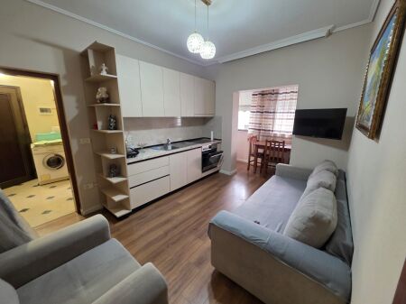 Affittasi 1+1 a Komuna