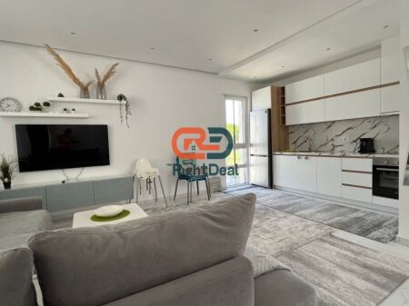 A San Pietro, nella Baia di Lalzi, in vendita un super appartamento 2+1 con planimetria perfetta!