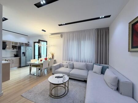 KAFE FLORA, SHESIM APARTAMENT 3+1