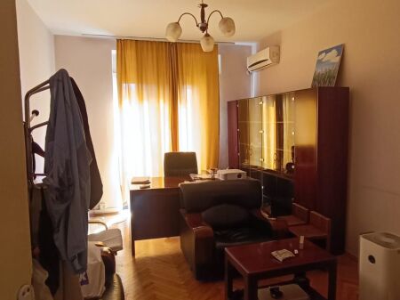 ZYRE ME QIRA  RRUGA E ELBASANIT 100 M2 70.000 LEKE