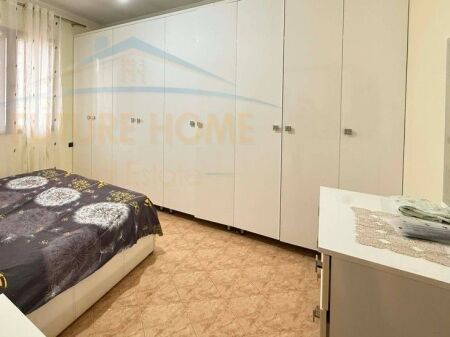 Affitto, Casa Privata 2+1 + 2 Posti Auto, Via “Ferhat Draga”, Laprakë