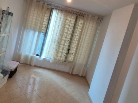 ZYRE ME QERA 60 M2 RRUGA E KAVAJES 45.000 LEKE FH-64606