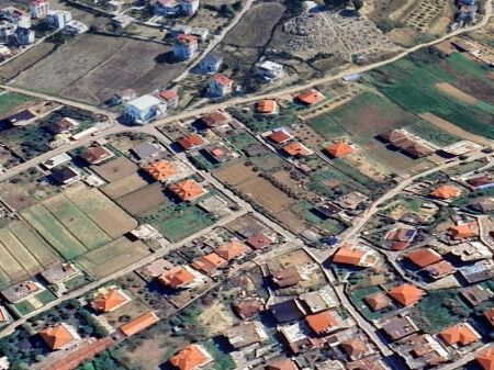 Shitet Toke  ne Shkallnur Durres 30.000€.