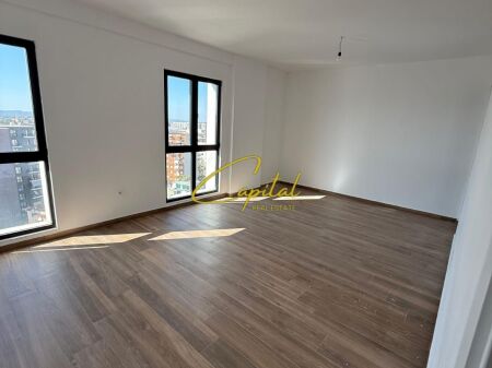 UFFICIO IN AFFITTO 81 M2 GARMACIA 10 500 EURO