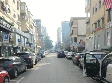 SHOP IN BLLOK FOR RENT