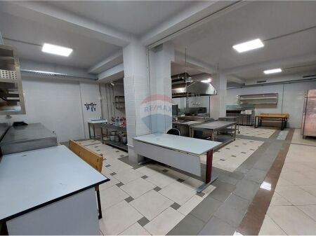 Shop - For Sale - Barricades Street, Tirana