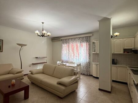 Apartment 2+1, Bllok!