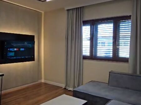 1+1 apartment for sale in the Commune of Paris.