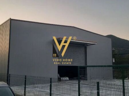 JEPET KAPANON 650 M2 ME QIRA TE RRUGA E ARBRIT, TUFINE 2.000 EURO