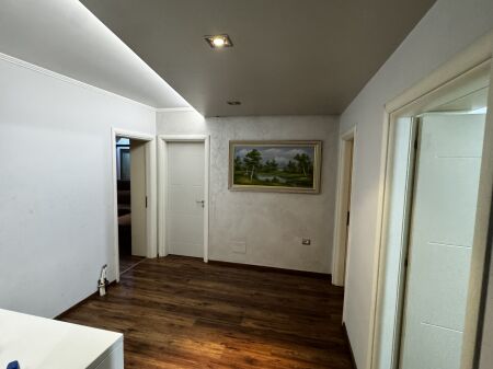 Apartament me qera